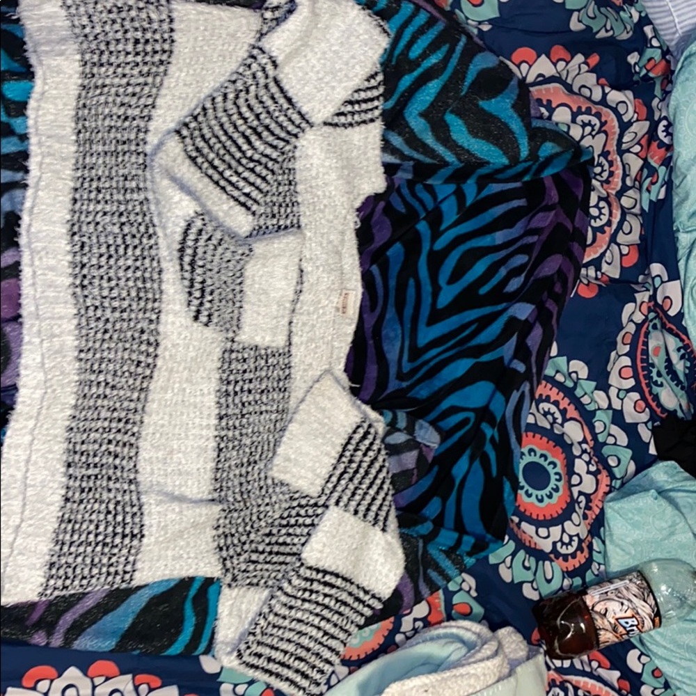 Mudd sweater